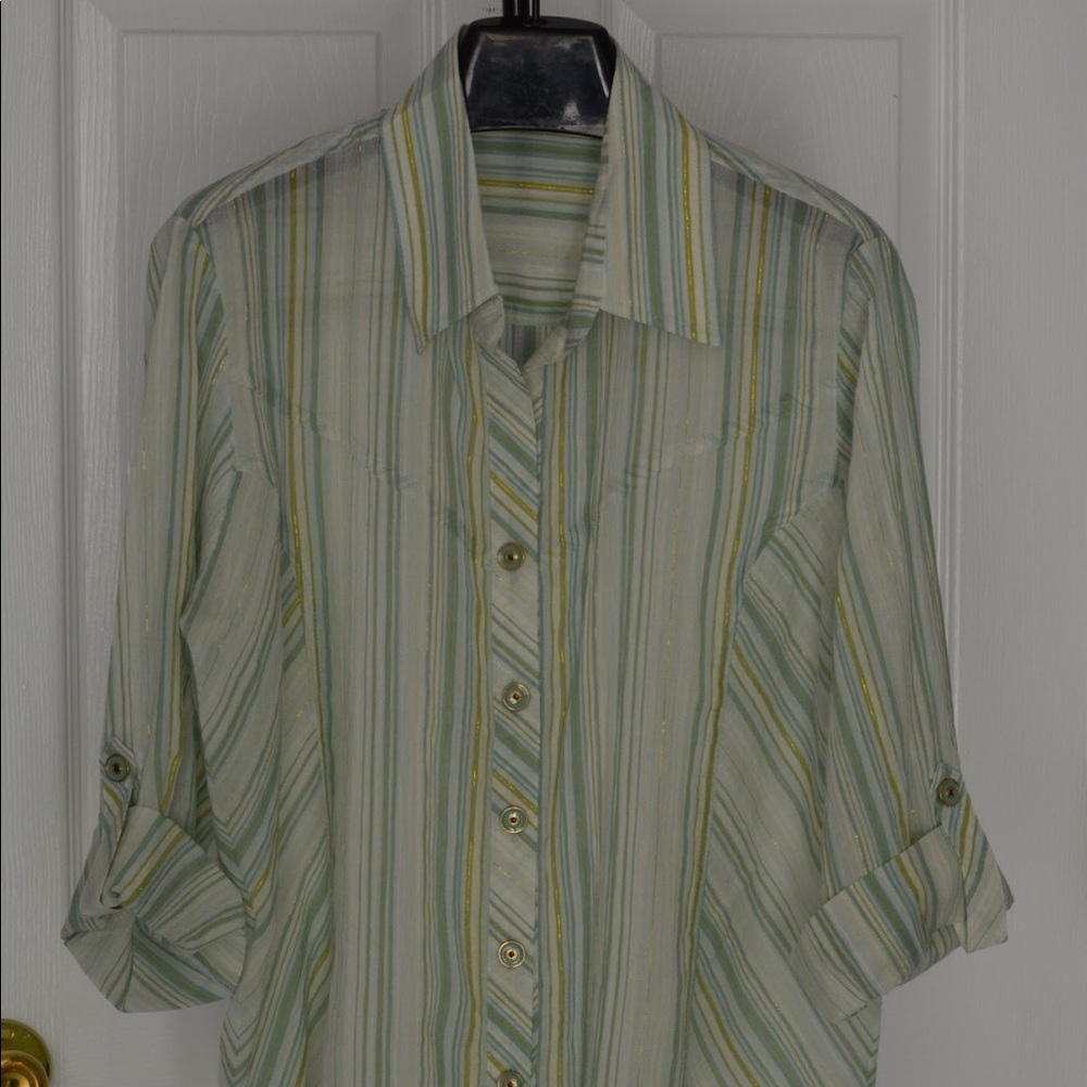 Women’s multi-colors stripes shirt. (Brand New)